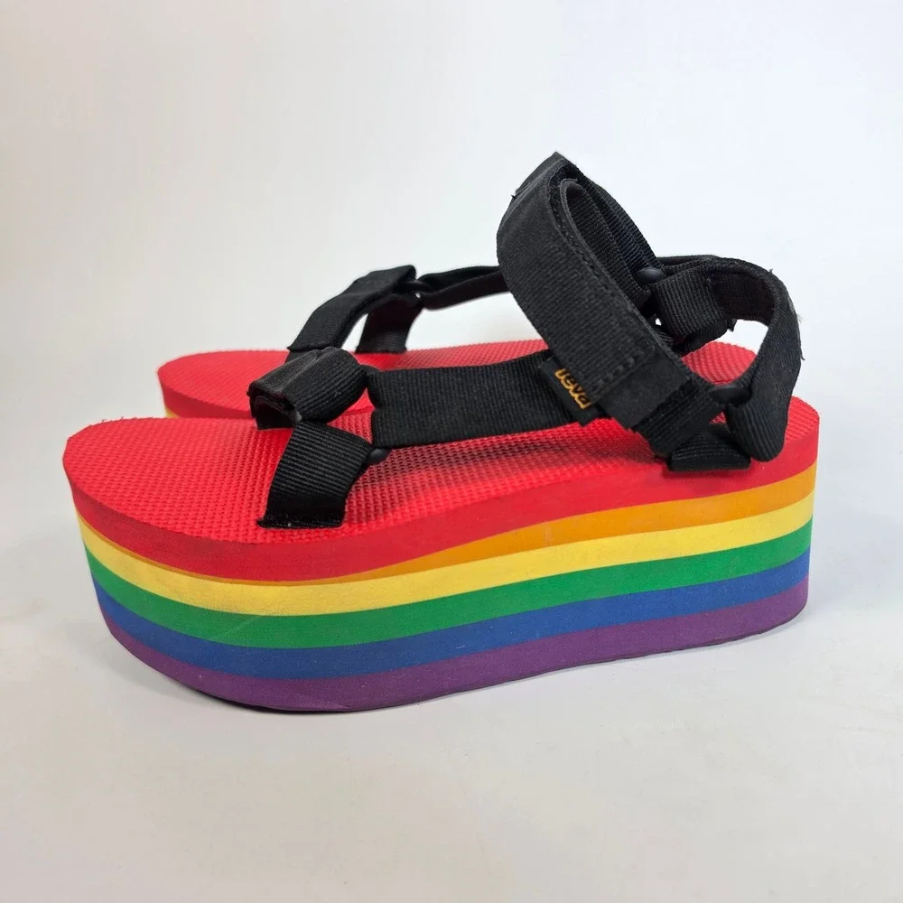 Teva X Tegan Sara Flatform Universal Pride Womens 6 Rainbow Platform Sandals